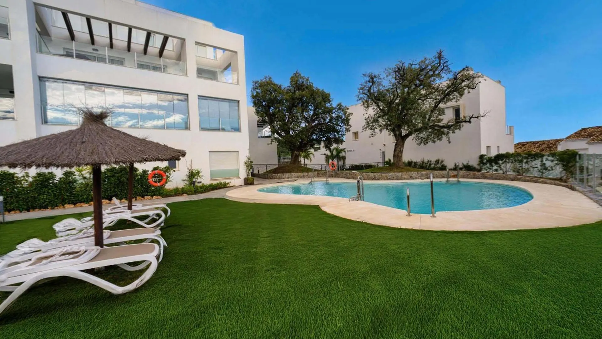3105 Luxury Apartment With Terrace In Los Monteros Marbella